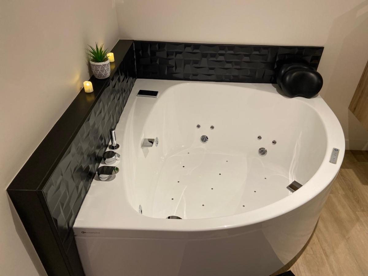 Bed and Breakfast Au Fil De L'O Bisseuil Экстерьер фото